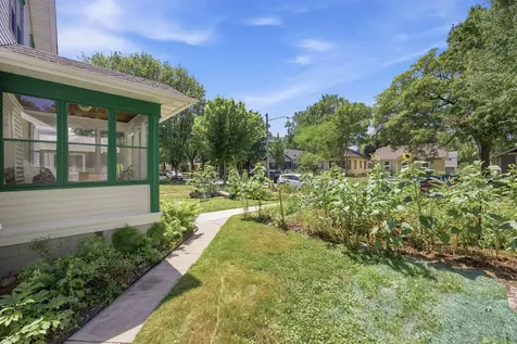4042 Queen Avenue N Minneapolis MN 55412
