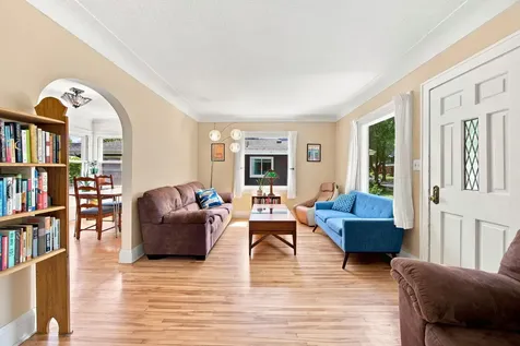 4042 Queen Avenue N Minneapolis MN 55412