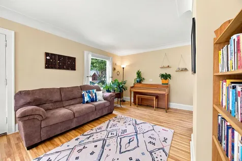 4042 Queen Avenue N Minneapolis MN 55412