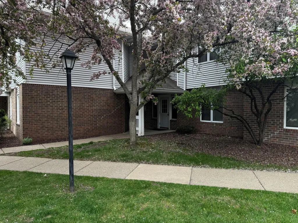3590 Blue Jay Way Eagan MN 55123