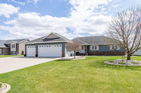 1819 52nd Avenue N Moorhead MN 56560
