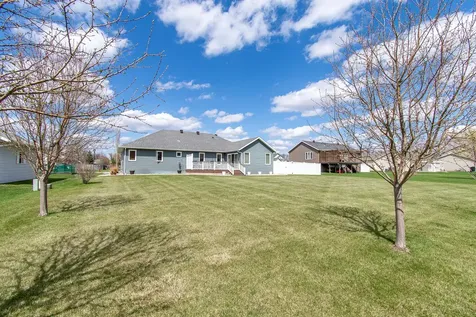 1819 52nd Avenue N Moorhead MN 56560