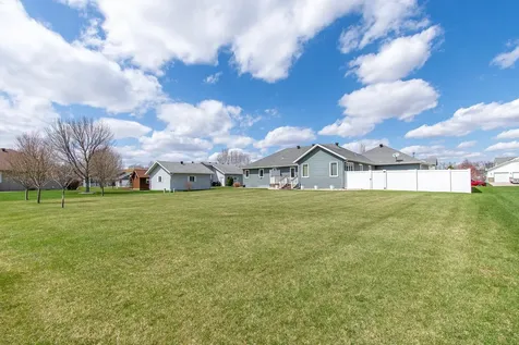 1819 52nd Avenue N Moorhead MN 56560