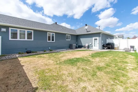 1819 52nd Avenue N Moorhead MN 56560