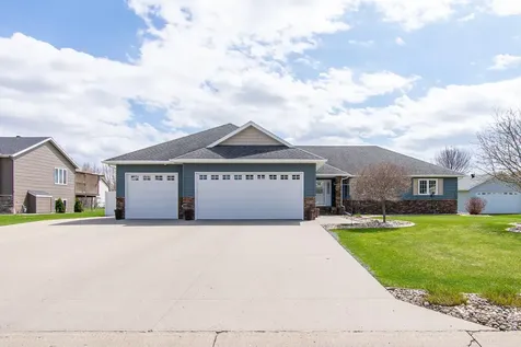 1819 52nd Avenue N Moorhead MN 56560