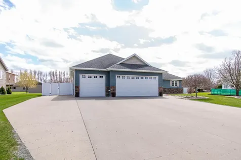 1819 52nd Avenue N Moorhead MN 56560