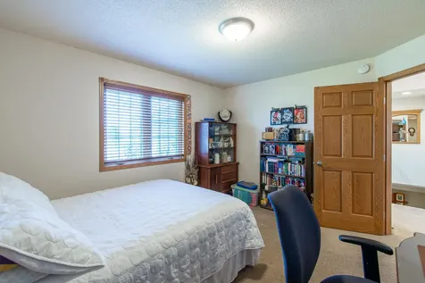 1819 52nd Avenue N Moorhead MN 56560