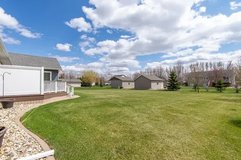1819 52nd Avenue N Moorhead MN 56560