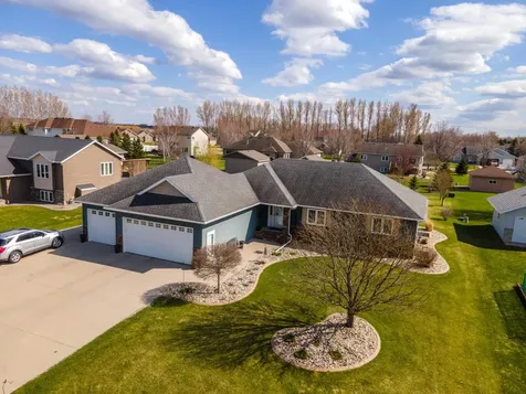 1819 52nd Avenue N Moorhead MN 56560