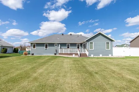 1819 52nd Avenue N Moorhead MN 56560