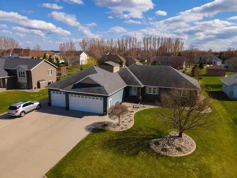 1819 52nd Avenue N Moorhead MN 56560