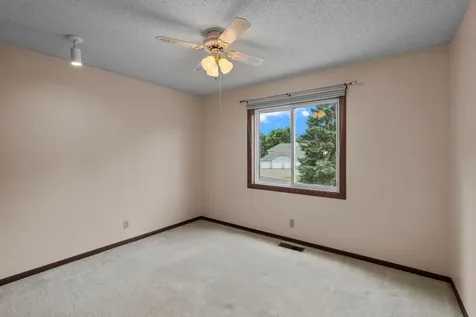 977 Heritage Court E Vadnais Heights MN 55127