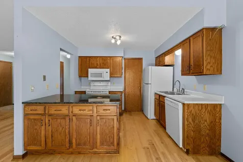 977 Heritage Court E Vadnais Heights MN 55127