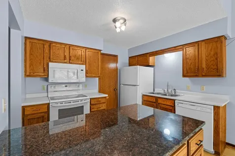 977 Heritage Court E Vadnais Heights MN 55127
