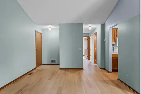977 Heritage Court E Vadnais Heights MN 55127