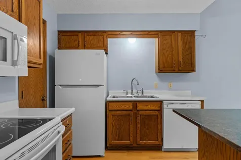 977 Heritage Court E Vadnais Heights MN 55127