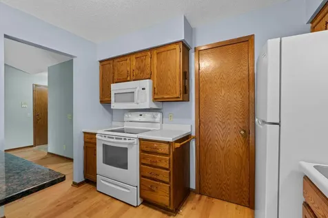 977 Heritage Court E Vadnais Heights MN 55127