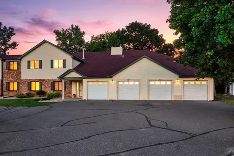 977 Heritage Court E Vadnais Heights MN 55127