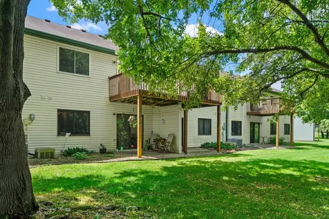 977 Heritage Court E Vadnais Heights MN 55127