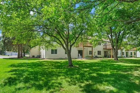 977 Heritage Court E Vadnais Heights MN 55127