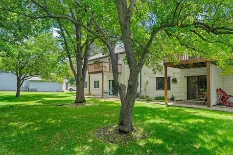 977 Heritage Court E Vadnais Heights MN 55127