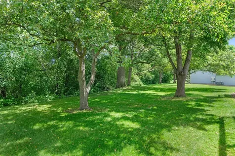 977 Heritage Court E Vadnais Heights MN 55127
