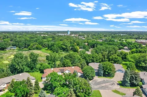 977 Heritage Court E Vadnais Heights MN 55127