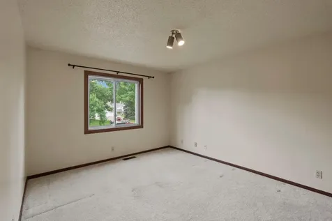 977 Heritage Court E Vadnais Heights MN 55127