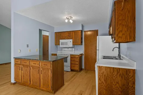 977 Heritage Court E Vadnais Heights MN 55127