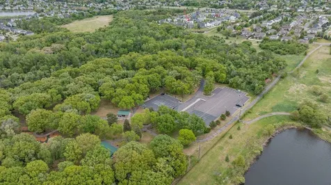6531 102nd Avenue N Brooklyn Park MN 55445