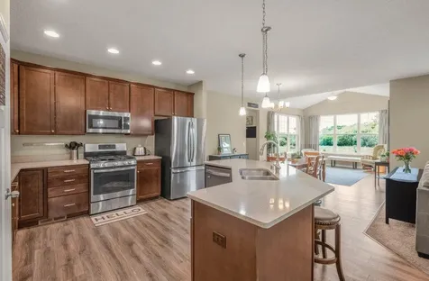 6531 102nd Avenue N Brooklyn Park MN 55445