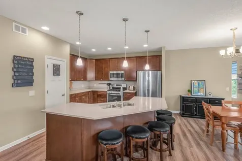6531 102nd Avenue N Brooklyn Park MN 55445