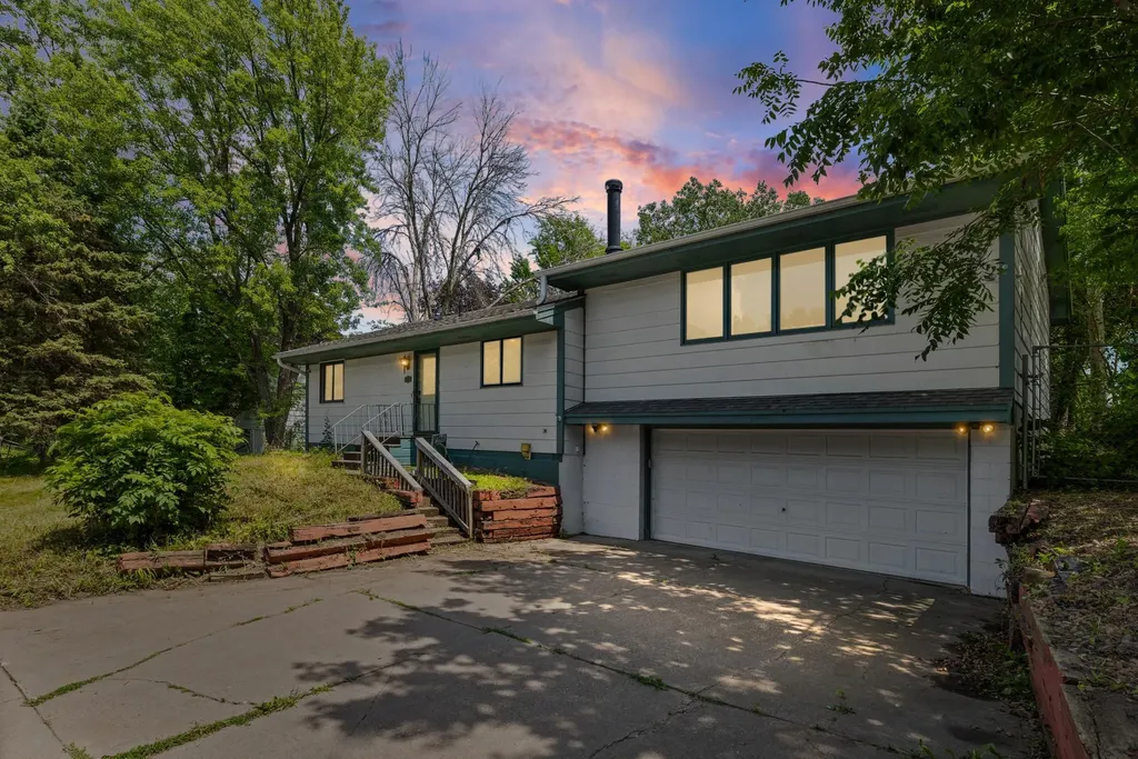 806 Parkway Drive Saint Paul MN 55106
