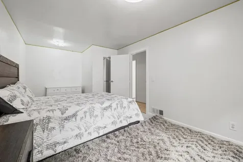 806 Parkway Drive Saint Paul MN 55106