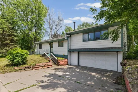 806 Parkway Drive Saint Paul MN 55106