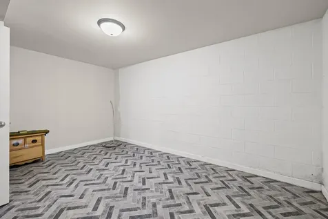 806 Parkway Drive Saint Paul MN 55106