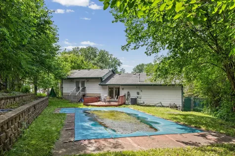 806 Parkway Drive Saint Paul MN 55106