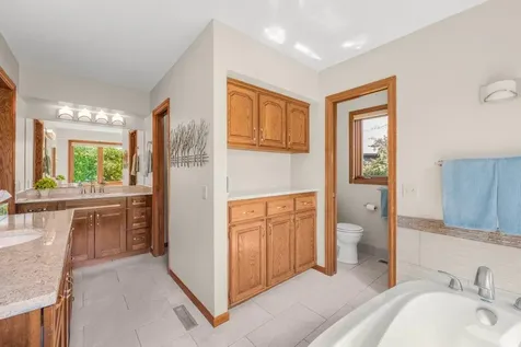 8906 Ashley Terrace Brooklyn Park MN 55443