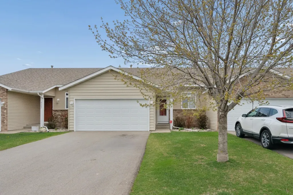 4207 Rymark Court Shakopee MN 55379