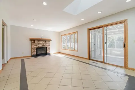 2904 Sheldon Street Roseville MN 55113