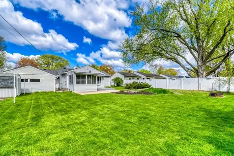 2904 Sheldon Street Roseville MN 55113