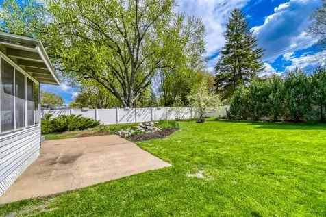 2904 Sheldon Street Roseville MN 55113