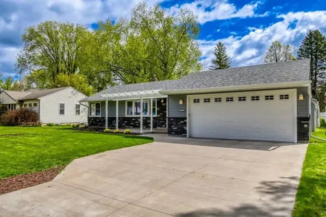 2904 Sheldon Street Roseville MN 55113