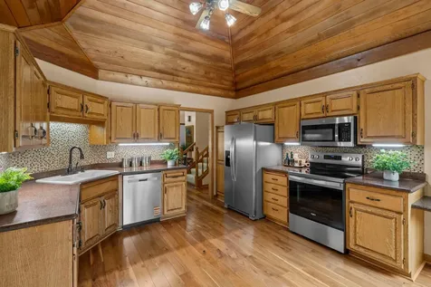 14305 44th Avenue N Plymouth MN 55446