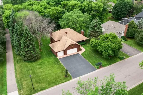 14305 44th Avenue N Plymouth MN 55446