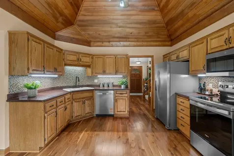 14305 44th Avenue N Plymouth MN 55446
