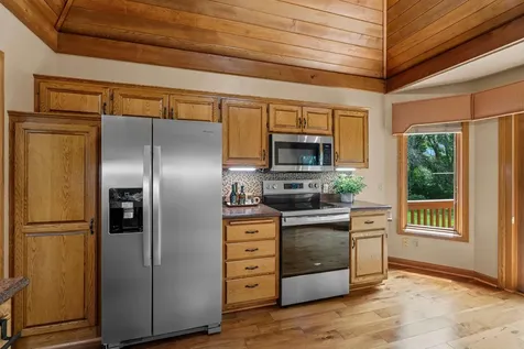 14305 44th Avenue N Plymouth MN 55446