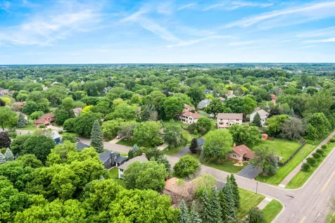 14305 44th Avenue N Plymouth MN 55446