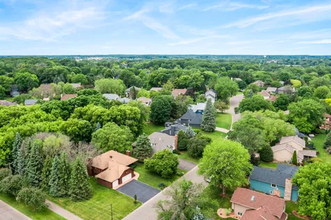 14305 44th Avenue N Plymouth MN 55446