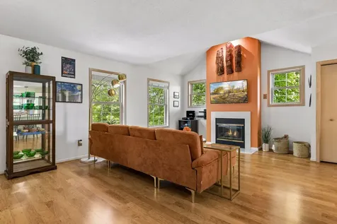 4902 Bayswater Road Minnetonka MN 55345